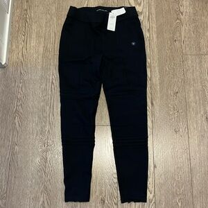 BNWT Abercrombie & Fitch women’s XS pants.